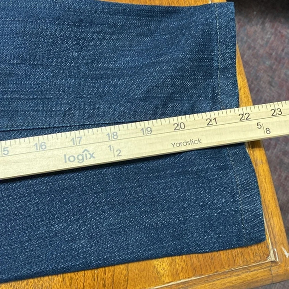 Liz And Co Stretch Women's Size 10 Cropped Capris Dark Wash - Picture 9 of 10